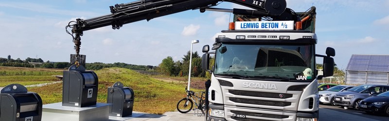 Lastbil der aflæsser en big bag